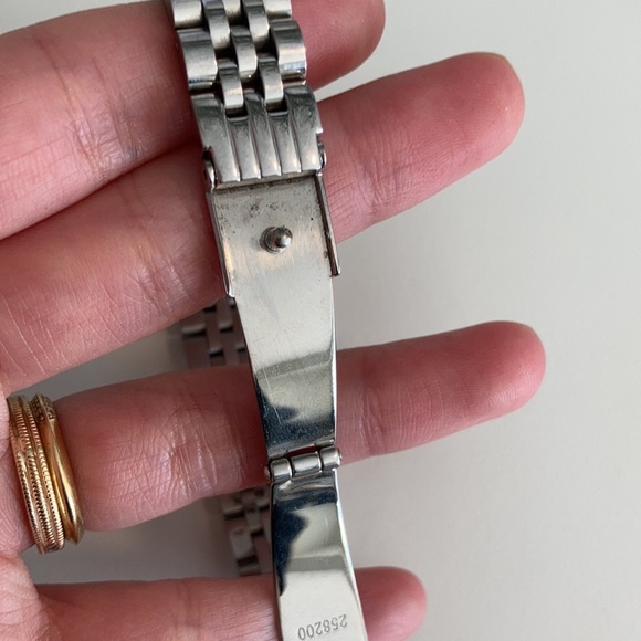 Michael Kors Silver stainless steel small watch - Picture 10 of 10